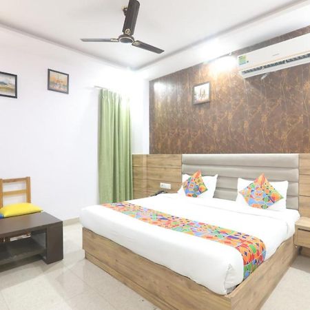 Icyhotels Hl Inn Chinhat Exterior foto
