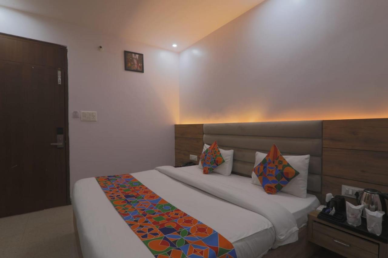 Icyhotels Hl Inn Chinhat Exterior foto
