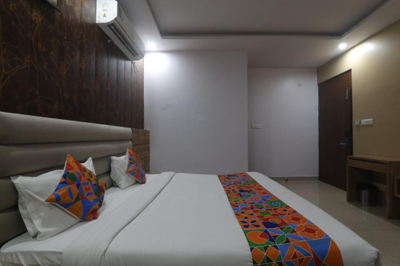 Icyhotels Hl Inn Chinhat Exterior foto