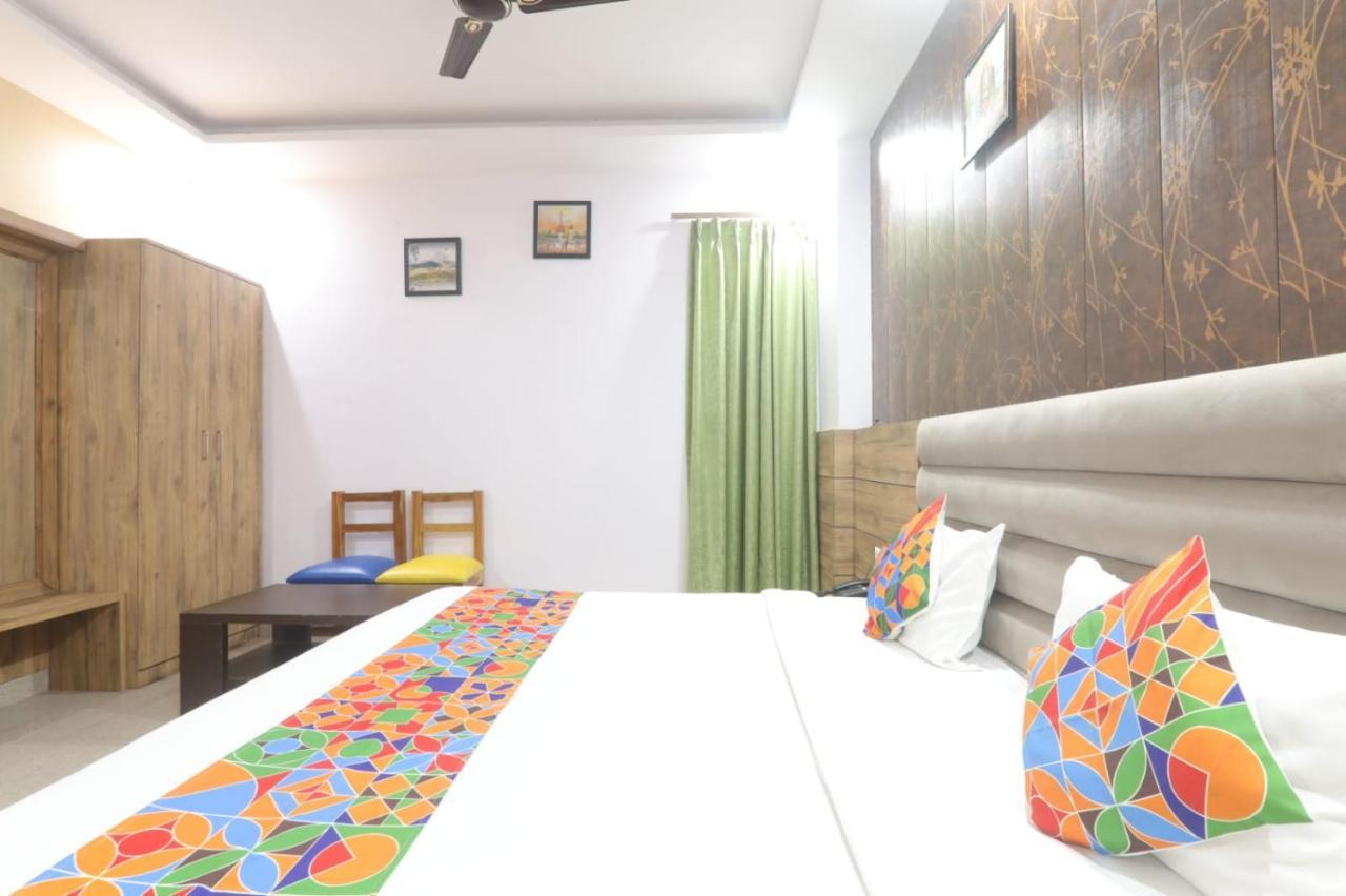 Icyhotels Hl Inn Chinhat Exterior foto