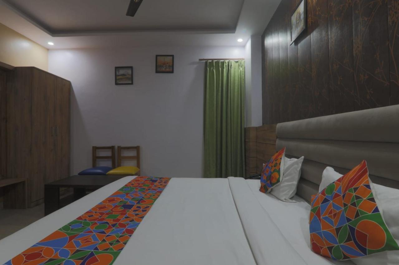 Icyhotels Hl Inn Chinhat Exterior foto