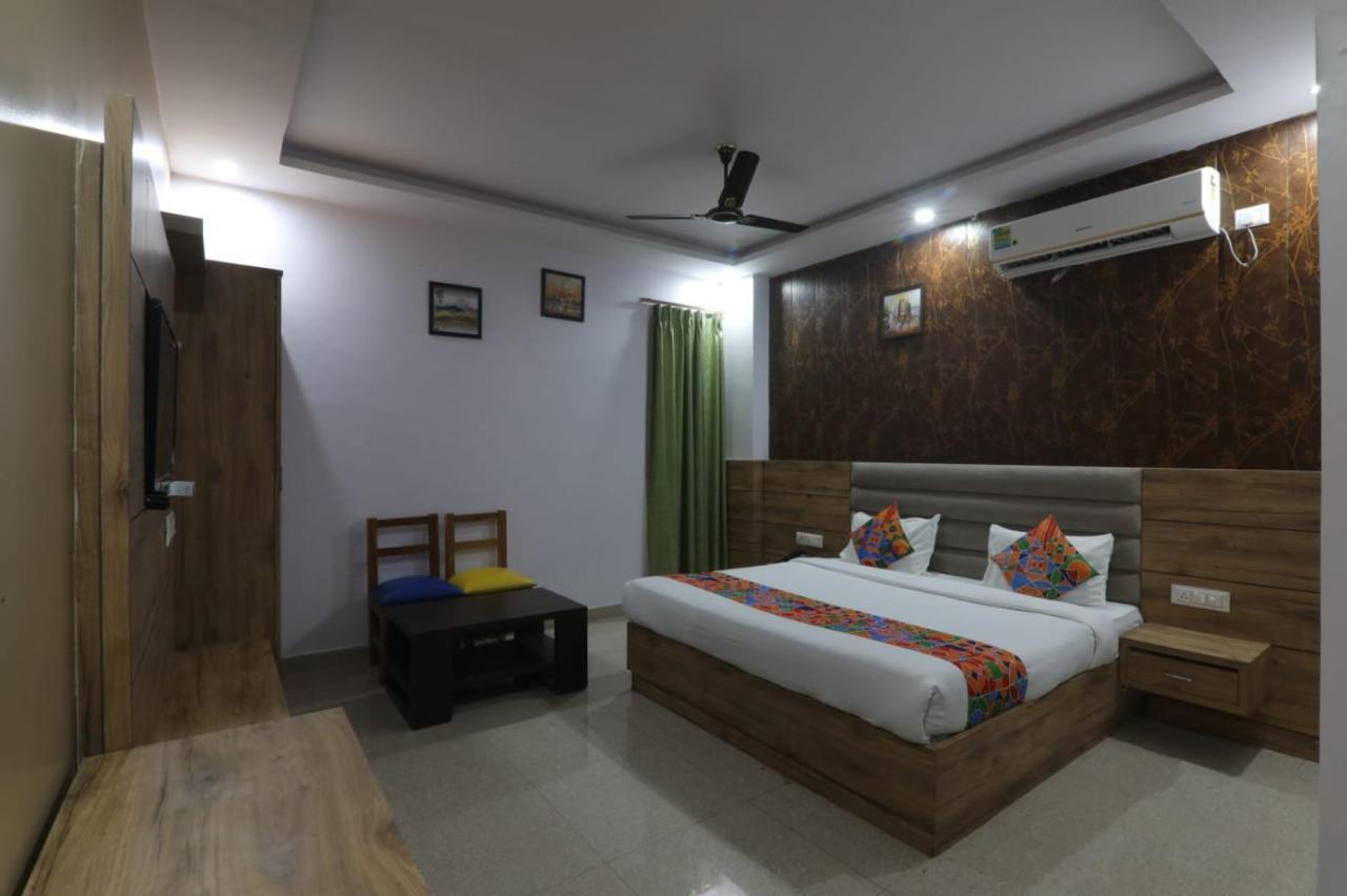 Icyhotels Hl Inn Chinhat Exterior foto