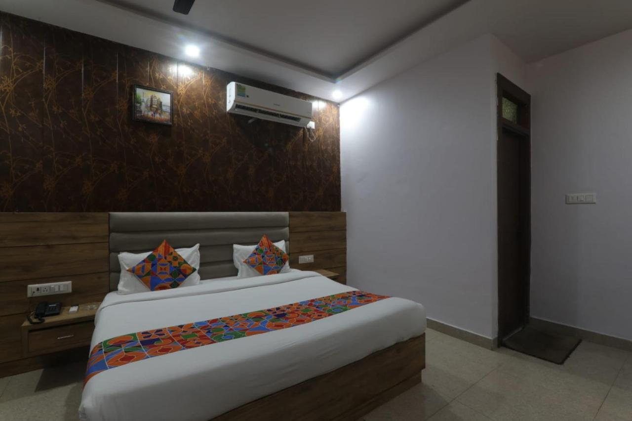 Icyhotels Hl Inn Chinhat Exterior foto