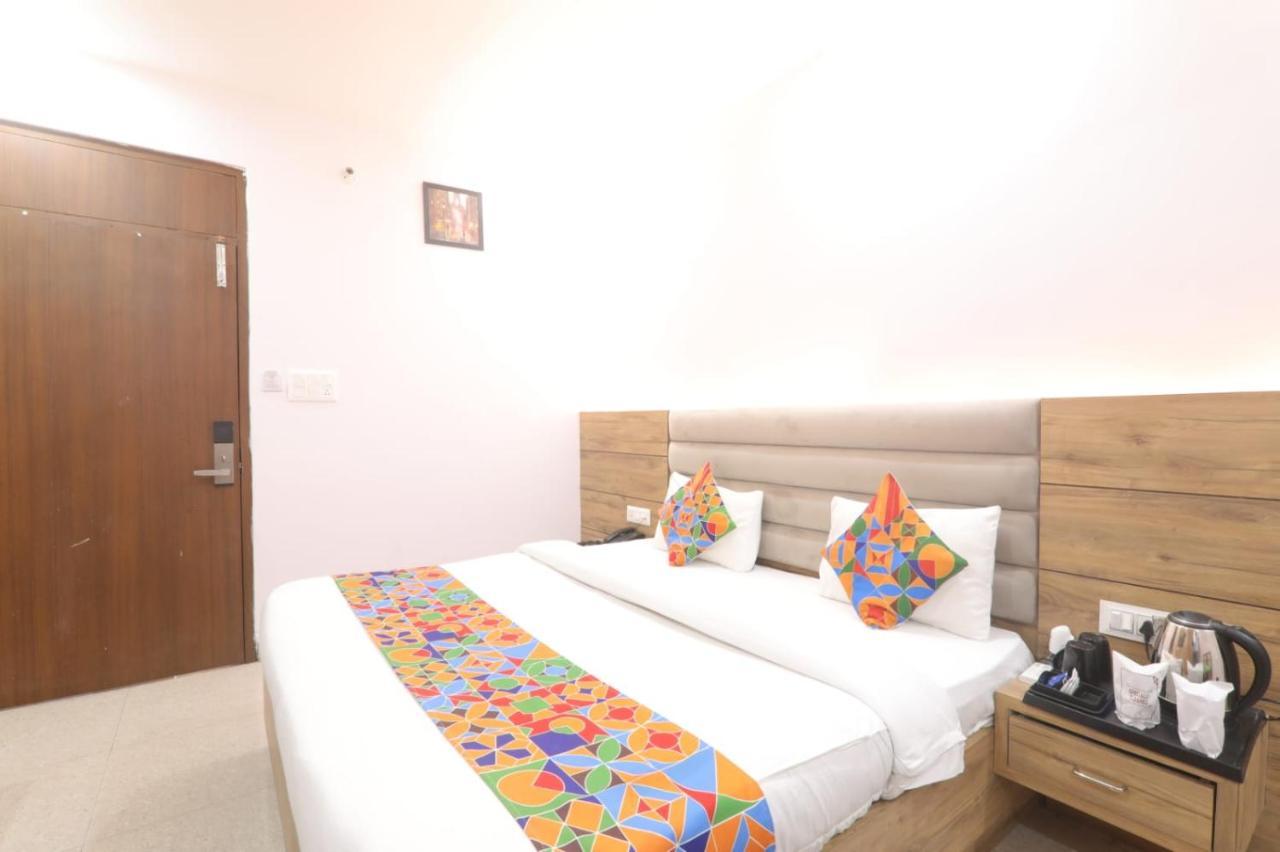 Icyhotels Hl Inn Chinhat Exterior foto