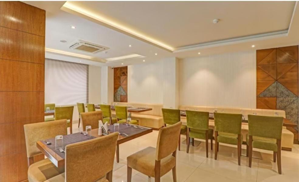 Icyhotels Hl Inn Chinhat Exterior foto